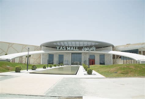 yas mall opening hours today